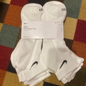 6-Pk Nike Everyday Plus Ankle Socks Sz 8-12 NWT